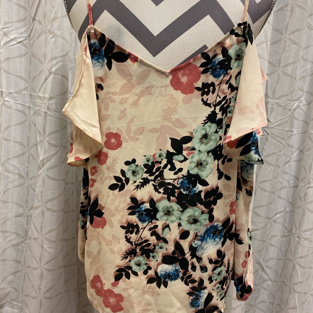 BOLD elements Pink Floral ColdShoulderTop Ruffle - Picture 3 of 6